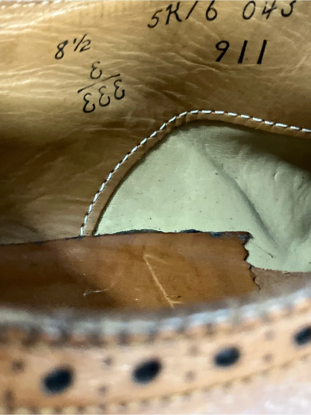 Alden 911 Medallion Perf Tip Bal Oxford Burnished Tan Calf USA 8.5